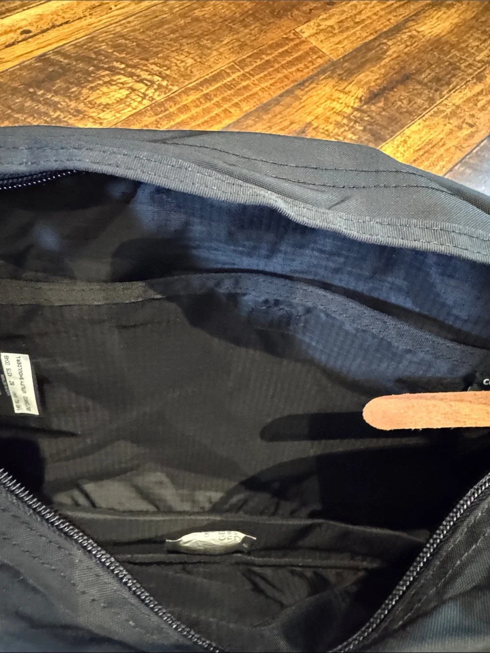 Gregory utility shoulder L